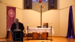 Sveštenik Fil Šmiter (Foto: AP/Martha Irvine)