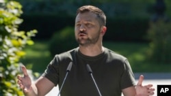 Presiden Ukraina Volodymyr Zelenskyy berbicara dalam sebuah kesempatan di Kyiv, Ukraina, pada 28 Juli 2022. (Foto: AP/Efrem Lukatsky)