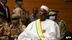 Président ya transition ya Mali Bah Ndaw na milulu mya bopesameli ye bokonzi na Bamako, 25 septembre 2020.