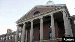 Eksterior Departemen Kimia dan Biologi Kimia di Universitas Harvard. (Foto: Reuters)