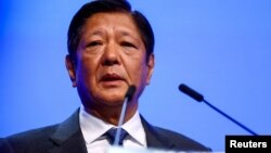 រូបឯកសារ៖ ប្រធានាធិបតី​ហ្វីលីពីនលោក Ferdinand Marcos Jr. ថ្លែង​សុន្ទរកថានៅក្នុង​សន្និសីទសន្តិសុខ Shangri-La Dialogue នៅប្រទេស​សិង្ហបុរី កាលពីថ្ងៃទី៣១ ខែឧសភា ឆ្នាំ២០២៤។