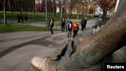 资料照片：美国哈佛大学校园一景 （路透社）