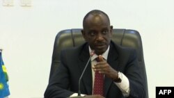 Richard Sezibera, ministre ya misala ya mboka ya bapaya asakoli bokangami ya Callixte Nsabimana na bokutani na bapanzi sango na Kigali, Rwanda, 30 avril 2019.