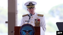 새뮤얼 파파로 신임 미국 인도태평양사령관이 이날 하와이 호놀룰루에 있는 인도태평양사령부에서 거행된 취임식에서 취임사를 하고 있다.