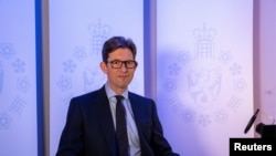 资料照：英国政府提供的照片显示，英国军情五处处长麦卡勒姆(Ken McCallum)2020年10月14日参加某项活动。