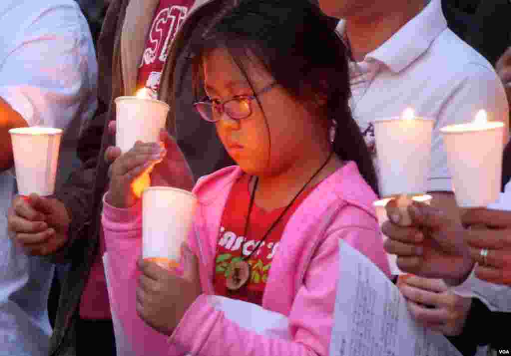 最年轻的与会者（美国之音国符拍摄）