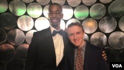 Christian McGhee (kiri) dan Geoff Galante (kanan) terpilih mengikuti Grammy Camp - Jazz Session setelah mengikuti proses seleksi ketat. (foto: Vina/VOA).