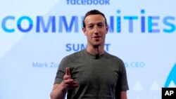 Facebook CEO Mark Zuckerberg berbicara di acara persiapan Pertemuan Puncak Komunitas Facebook, di Chicago, Illinois, 21 Juni 2017. 