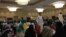 Suasana salat Idul Fitri 2017 bersama komunitas muslim lokal di Virginia (Dok: VOA)
