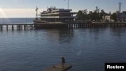 სოხუმის პორტი, აფხაზეთი, საქართველო. 25 დეკემბერი, 2013 წ.