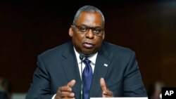 Arhiva - Sekretar za odbranu SAD Ostin Lojd tokom svedočenja Odborom Senata za oružane snage, na Kapitol hilu, 28. septembra 2021.