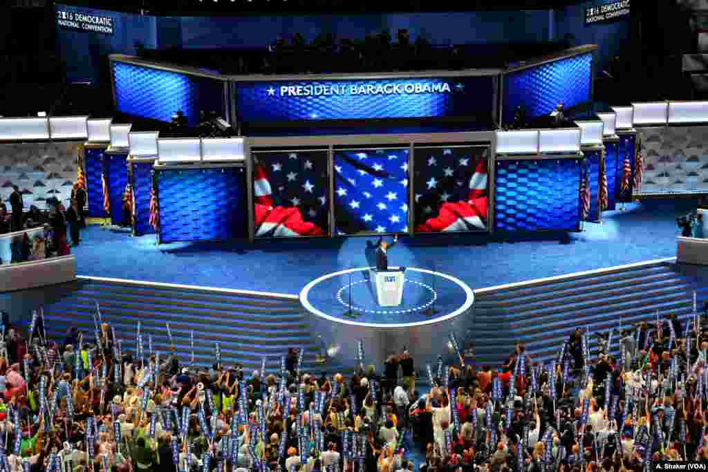 Shugaban Amurka Barack Obama da Mataimakinsa Joe Biden, sun yi jawabi a rana ta uku a babban taron Democrat da ake yi a Philadelphia