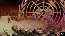 联合国安理会会场和联合国标徽 