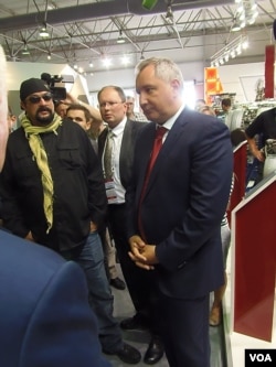 俄罗斯主管国防工业的副总理罗格津在2014年8月莫斯科武器展上