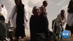 Emotion des familles sur le site de l'accident d'avion en Ethiopie