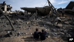 以色列保安部队空袭了加沙南部城市拉法并解救了两名以色列人质。（2024年2月12日）