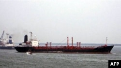 Các tên hải tặc được cho là đang giữ ít nhất 27 tàu và hơn 600 con tin để đòi tiền chuộc.