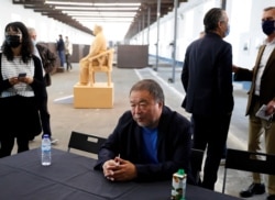 2021年6月3日，葡萄牙里斯本，持不同政见的中国艺术家艾未未在有关其新展“狂喜”（Rapture）的预览发布会上。