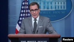 白宫国家安全委员会发言人科比在白宫记者会上。（2023年2月27日）
