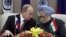 Tổng thống Nga Vladimir Putin hội đàm với Thủ tướng Ấn Độ Manmohan Singh tại New Delhi, ngày 24/12/2012.