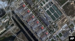 Pembangkit Listrik Tenaga Nuklir Zaporizhzhia di Ukraina Selatan pada Jumat 30 Juni 2023. (Foto: via AP)