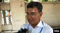 លោក​ស៊ឹង សែន​ករុណា អ្នកនាំពាក្យ​សមាគម​ការពារ​សិទ្ធិមនុស្ស​អាដហុក​ (Adhoc)​ ថ្លែង​ទៅ​កាន់អ្នកកាសែត​ បន្ទាប់​ពី​តុលាការ​ឧទ្ធរណ៍​បាន​សម្រេច​ច្រានចោល​បណ្តឹង​ឧទ្ធរណ៍​របស់​លោក យាង សុធារិន្ទ និង​លោក អ៊ួន ឈិន អតីត​អ្នក​សារព័ត៌មាន​អាស៊ី​សេរី​ ភ្នំពេញ ថ្ងៃទី​២១ ខ