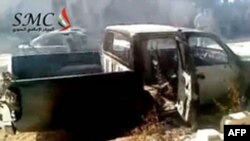 Chiếc xe bị phá hủy và đốt cháy ở làng Ibleen, tây bắc Jabal Al-Zawiyah sau khi khu vực này bị quân đội tấn công