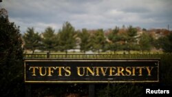 资料照片：位于马萨诸塞州梅德福的塔夫茨大学。(2017年11月27日)