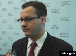 “现在就要自由”的创始人Jared Genser