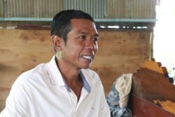 Rom Saron, 49, a former commune councilor of disbanded Cambodia National Rescue Party in Battambang province’s Banon district’s Cheng Meanchey commune, December 12, 2021. (Sun Narin/VOA Khmer)