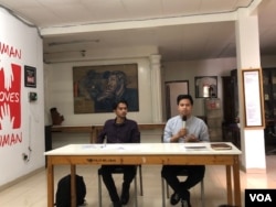 (ki-ka) Pengacara Publik LBH Jakarta Shaleh Al Gifary dan Staf Pembela HAM KontraS Andi Muhammad Rezaldy dalam konferensi pers di kantor KontraS, Jakarta, Jumat, 26 Juli 2019. (Foto: VOA/Ghita)