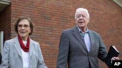 Bivši predsednik Džimi Karter sa suprugom Rozalin, u decembru 2013. godine.