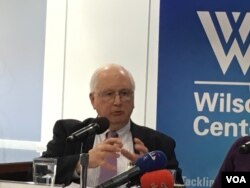 前美国驻中国大使芮效俭(美国之音钟辰芳拍摄)