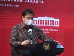 Menko Perekonomian Airlangga Hartarto mengatakan pemerintah perpanjang kebijakan PPKM Mikro mulai 6 April-19 April 2021. (Foto: Biro Setpres)