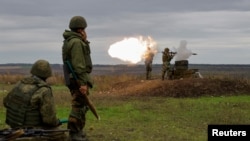 Pasukan cadangan baru Rusia turut serta dalam pelatihan militer di wilayah Donetsk, Ukraina, yang dikuasai oleh Rusia, pada 4 Oktober 2022. (Foto: Reuters/Alexander Ermochenko)