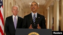 美国总统奥巴马（右）和副总统（左）对伊朗核协议发表讲话（2015年7月14日）。