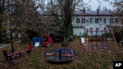 Pogled na dvorište regionalnog doma za djecu u Hersonu, 25. novembra 2022.