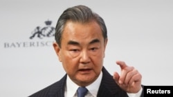 王毅2023年2月18日在慕尼黑安全论坛上讲话。（路透社）