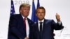 Presiden AS Donald Trump dan Presiden Perancis Emmanuel Macron bersalaman setelah konferensi pers bersama pada KTT G7 di Biarritz, Perancis, 26 Agustus 2019. 