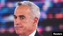 Predsednički kandidat Calin Georgesku prisustvuje televizijskoj debati u Bukureštu, Rumunija, 13. novembra 2024.