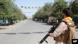 Pasukan Afghanistan bersiaga saat kontak senjata dengan kombatan Taliban di Provinsi Kunduz, utara Kabul, Afghanistan, 31 Agustus 2019. 