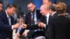 Presiden China Xi Jinping (kiri), Presiden Rusia Vladimir Putin (tengah) dan Presiden Mesir Abdel Fattah el-Sisi bersulang dalam resepsi di sela KTT BRICS di Kazan, Rusia, pada 23 Oktober 2024. (Foto: Alexey Nikolskiy/brics-russia2024.ru via AP)