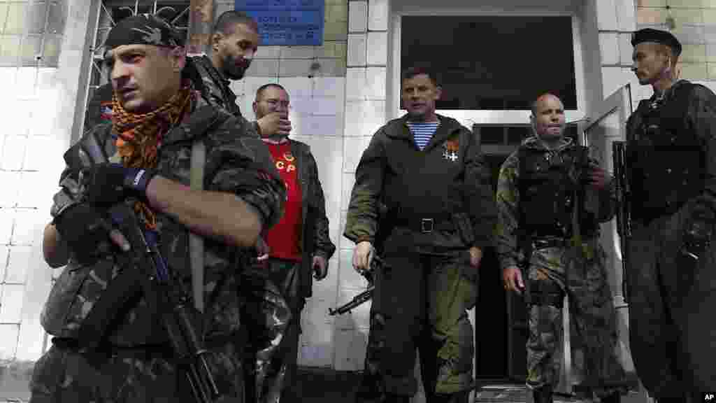 Sojojin Rasha a Donetsk, Ukraine, 1 ga Oktocba, 2014.