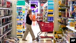 Kupac u robnoj kući Target u Pensilvaniji, arhiva (Foto: AP/Gene J. Puskar)
