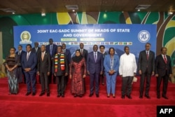 Viongozi wa Jumuiya ya Afrika Mashariki (EAC) na Jumuiya ya Maendeleo ya Kusini mwa Afrika (SADC) wakihudhuria mkutano wa pamoja kutafuta amani mashariki mwa DRC, Ikulu, Dar es Salaam, Tanzania Februari 8, 2025.