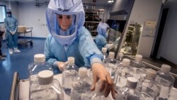 VOA卫视-时事大家谈 贫穷国家“一苗难求” 豁免疫苗专利管用吗？豁免疫苗专利保护是危险游戏？