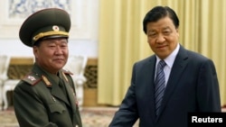 2013年5月刘云山会见朝鲜军队总政治局局长崔龙海（Choe Ryong-hae）