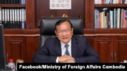 အာဆီယံဆိုင်ရာ မြန်မာ့အရေးအထူးကိုယ်စားလှယ်ဖြစ်လာမယ်လို့ ပြောနေကြတဲ့ ကမ္ဘောဒီးယား နိုင်ငံခြားရေးဝန်ကြီး Prak Sokhonn ( ဇူလိုင် ၁၊ ၂၀၂၁)