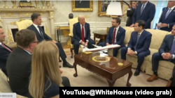 2025年7月14日，特朗普在白宫参加与北约秘书长的会晤。(白宫视频截图)