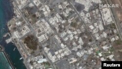 Satelitski snimci pokazuju posledice požara u luci u Lahaini. (Foto: Reuters/Maxar Technologies)